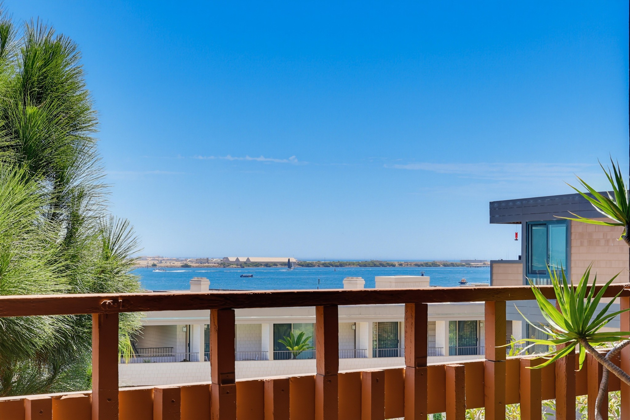 Virtual tour photo 41 of 90 for 2942 Lawrence St