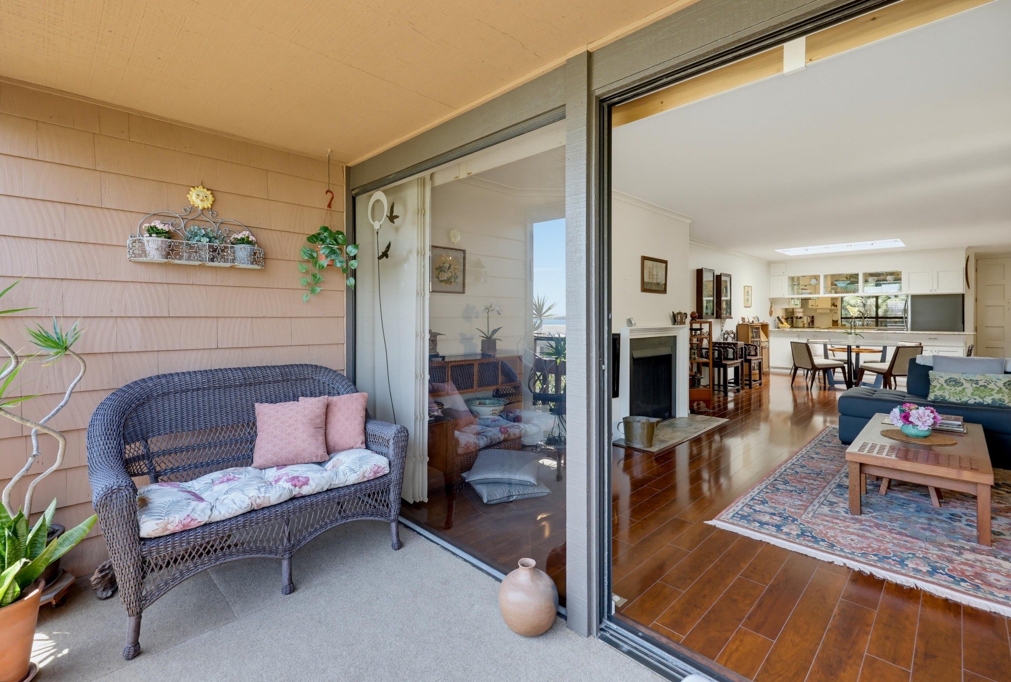 Virtual tour photo 47 of 90 for 2942 Lawrence St