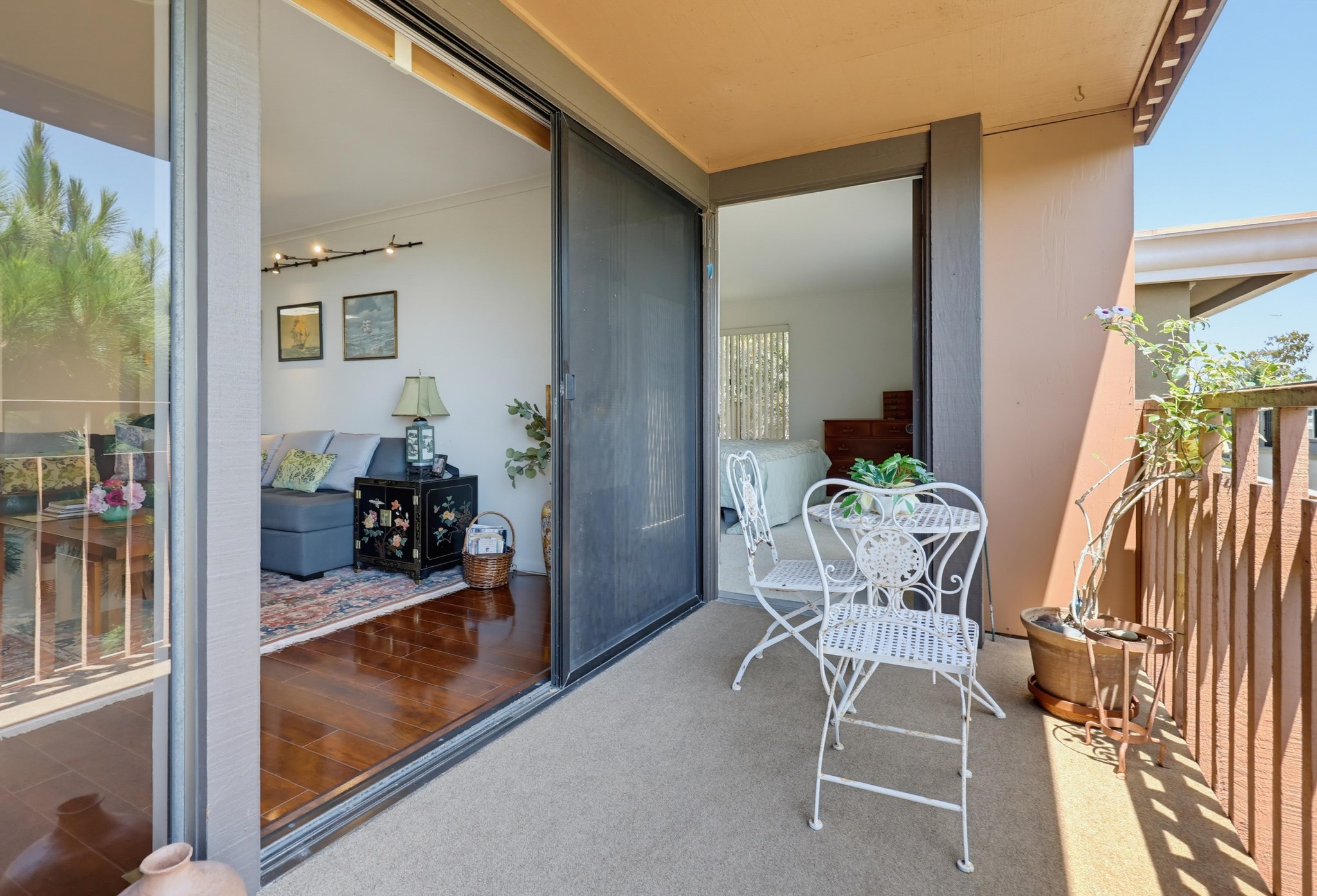 Virtual tour photo 60 of 90 for 2942 Lawrence St