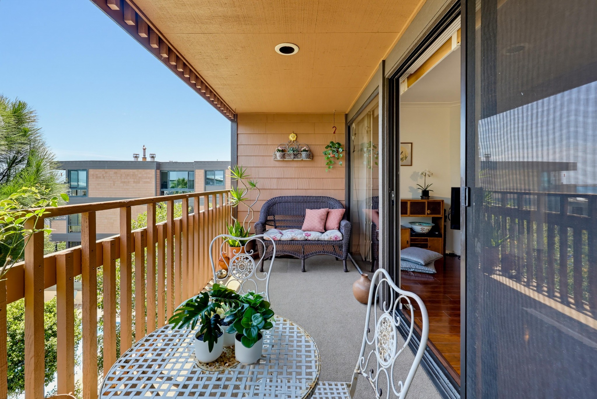 Virtual tour photo 62 of 90 for 2942 Lawrence St