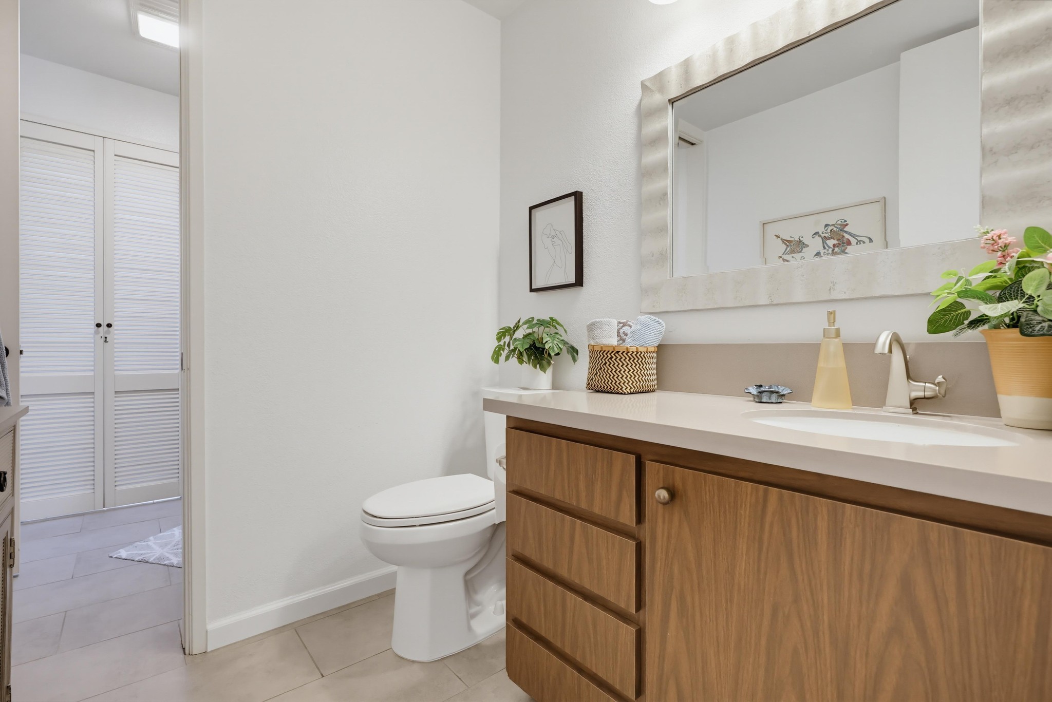Virtual tour photo 66 of 90 for 2942 Lawrence St
