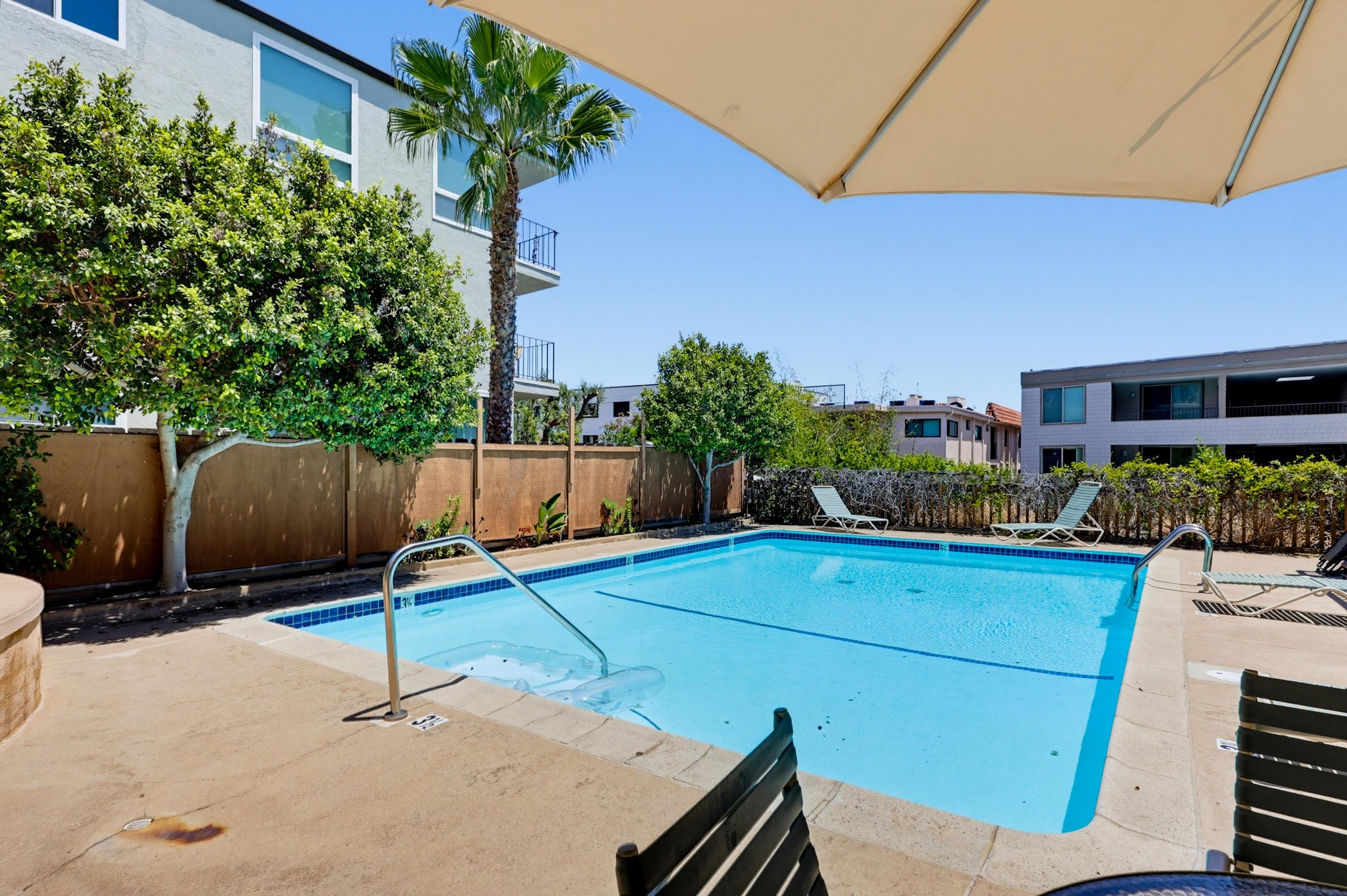 Virtual tour photo 77 of 90 for 2942 Lawrence St