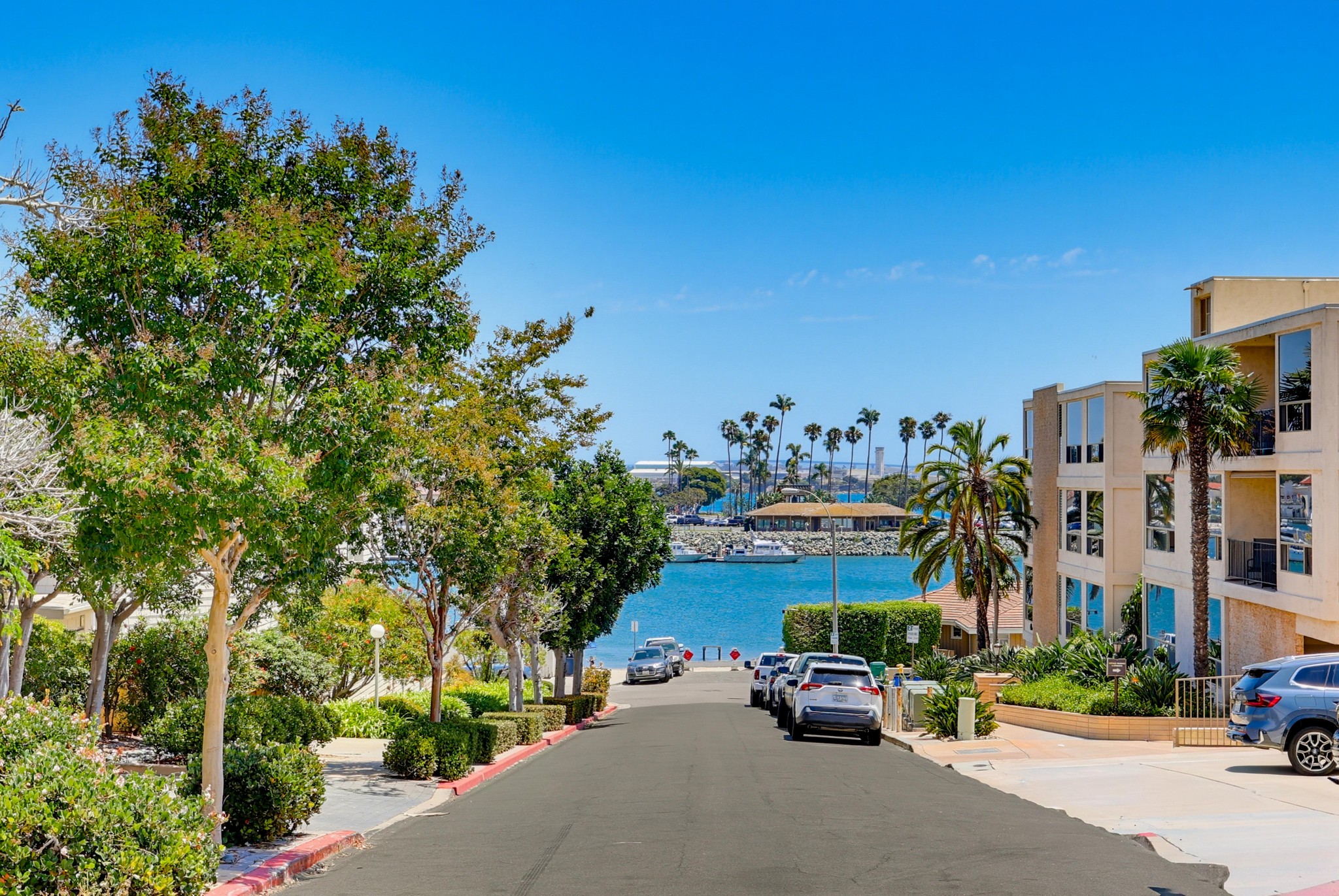 Virtual tour photo 89 of 90 for 2942 Lawrence St