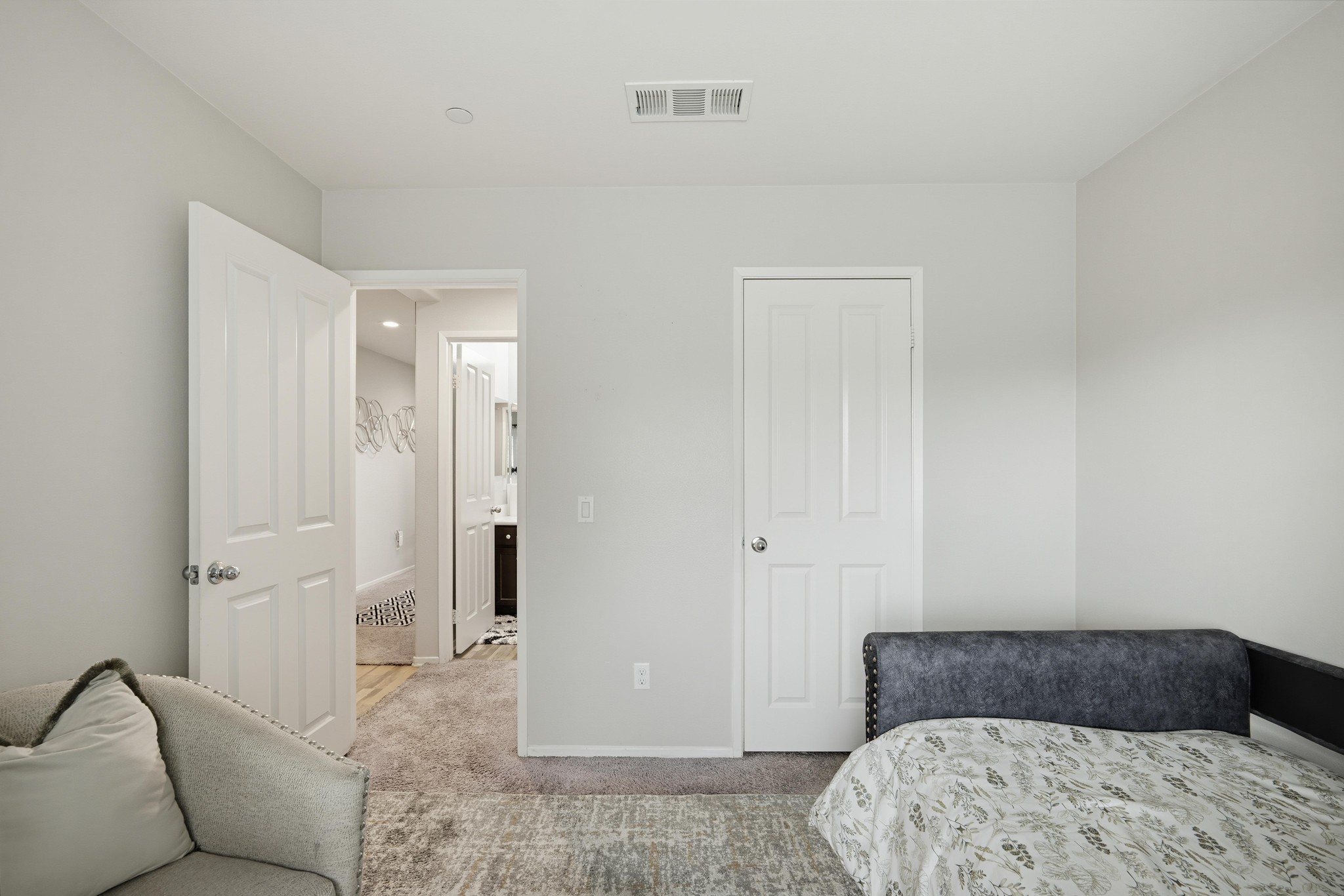 Virtual tour photo 11 of 40 for 29425 Hazel Ln