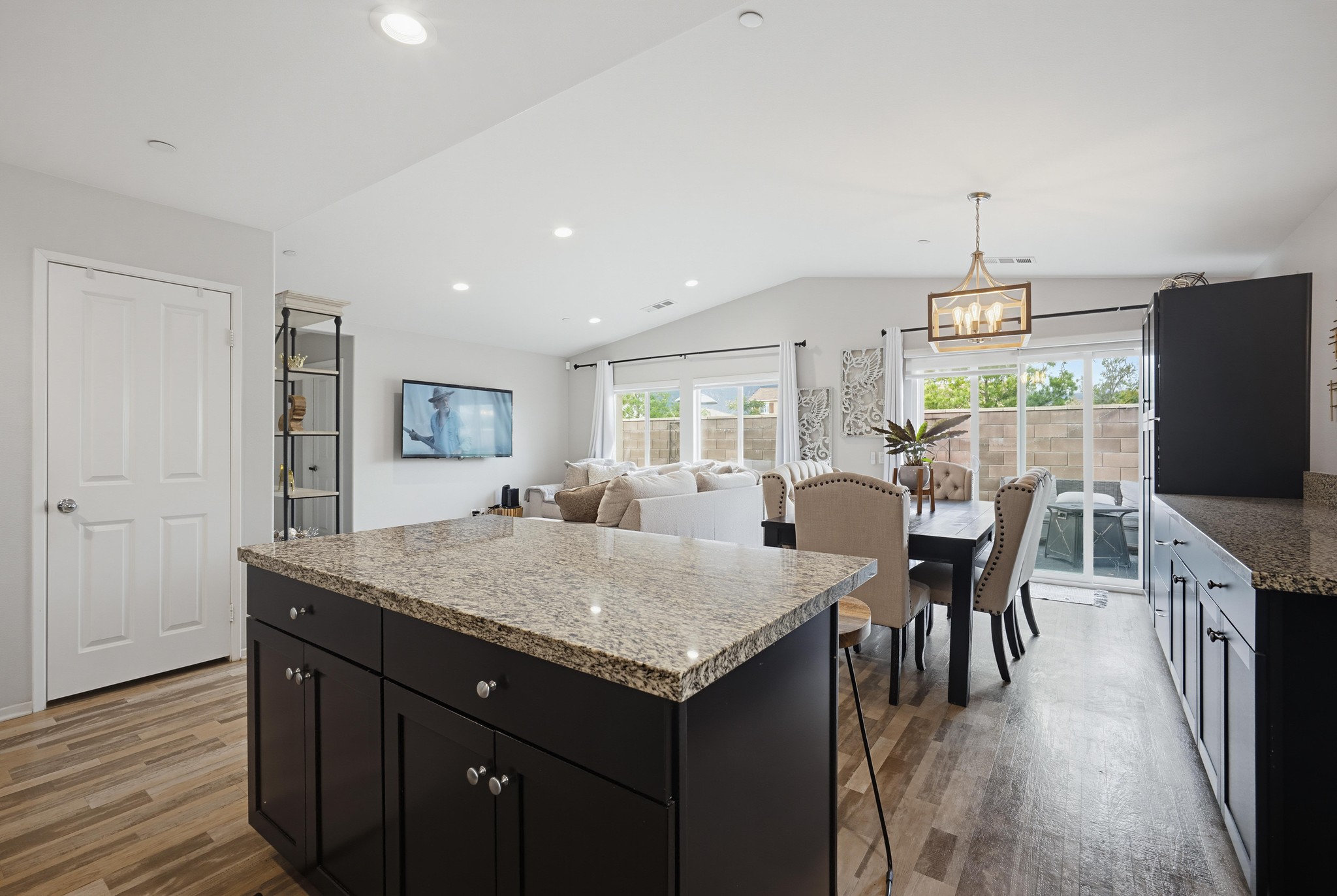 Virtual tour photo 17 of 40 for 29425 Hazel Ln