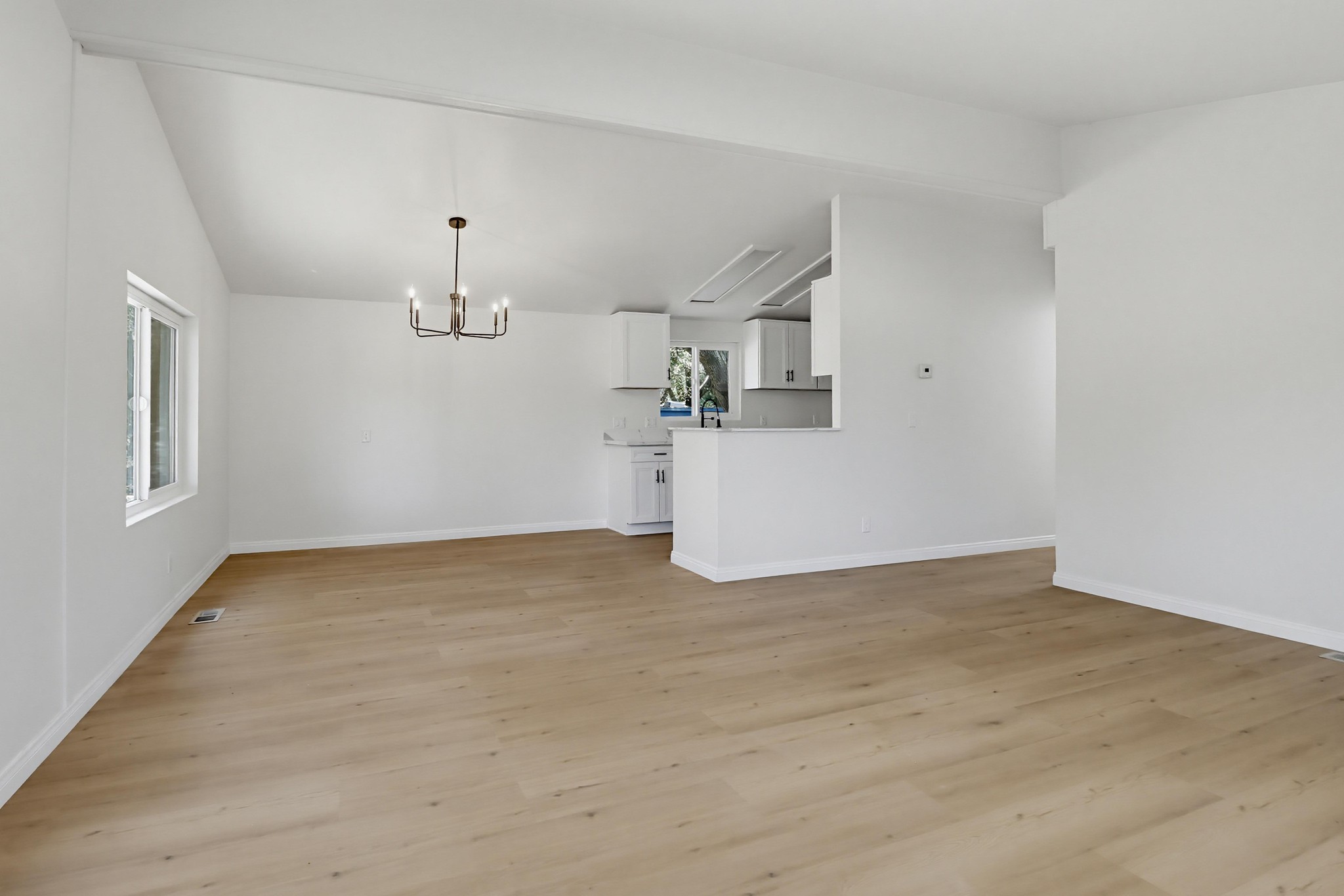 Virtual tour photo 11 of 41 for 29430 Cleveland Forest Dr