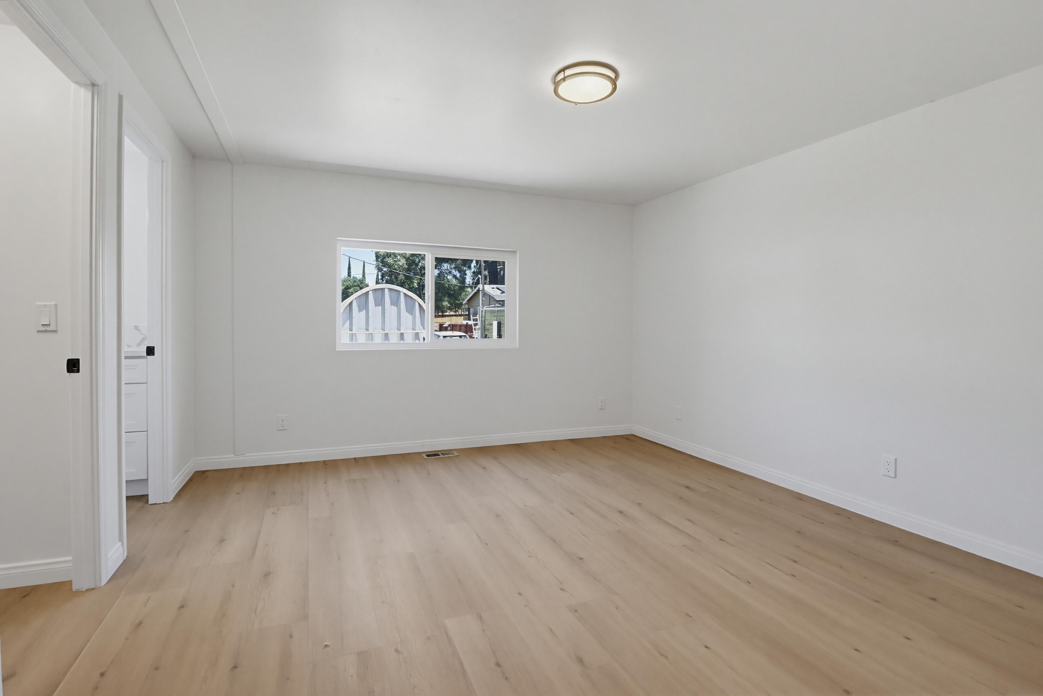 Virtual tour photo 23 of 41 for 29430 Cleveland Forest Dr