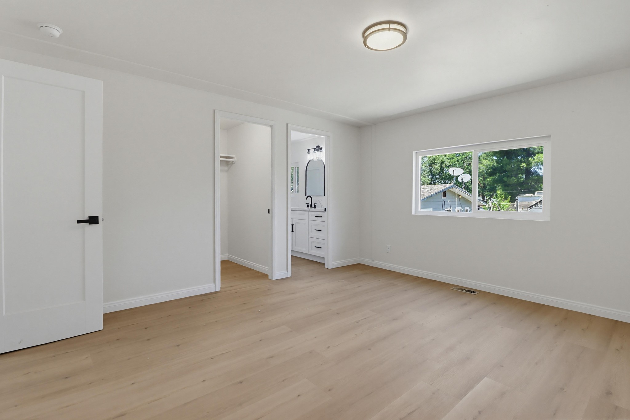 Virtual tour photo 24 of 41 for 29430 Cleveland Forest Dr