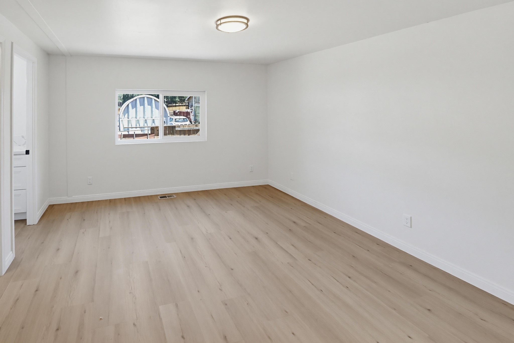 Virtual tour photo 29 of 41 for 29430 Cleveland Forest Dr