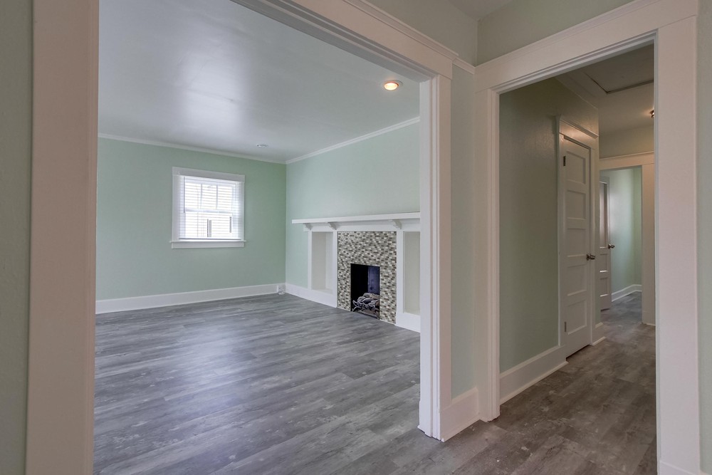 Virtual tour photo 8 of 38 for 2944 Kalmia St