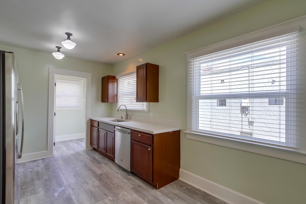 Virtual tour photo 12 of 38 for 2944 Kalmia St