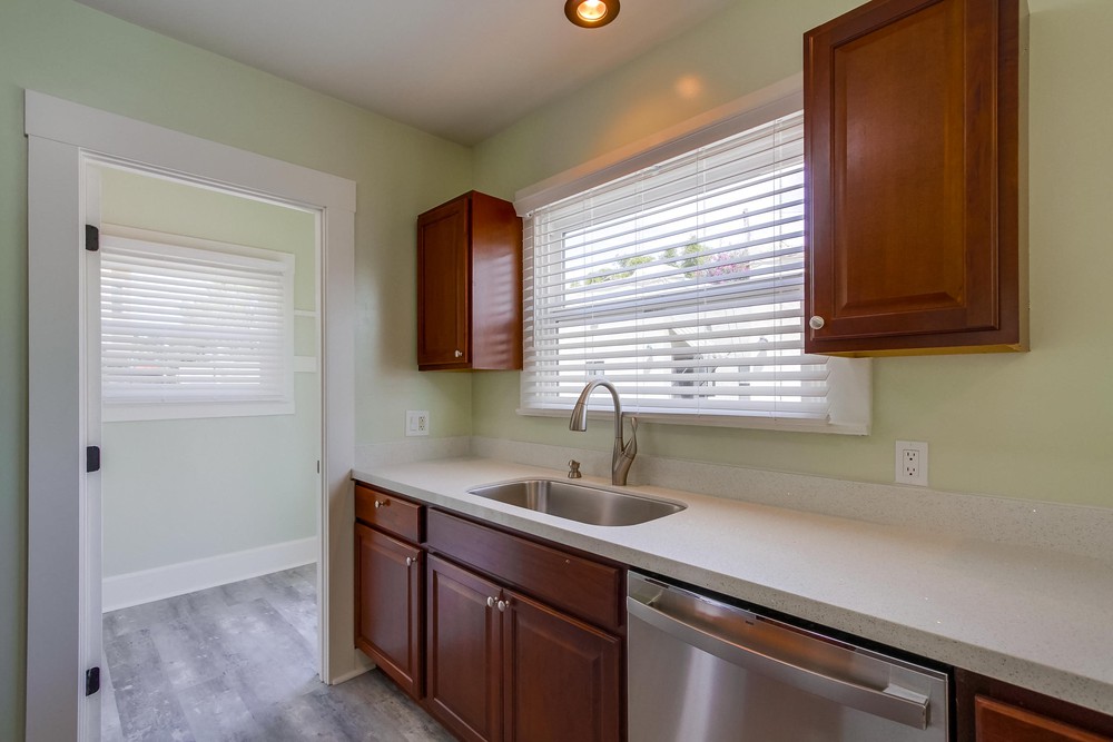 Virtual tour photo 15 of 38 for 2944 Kalmia St