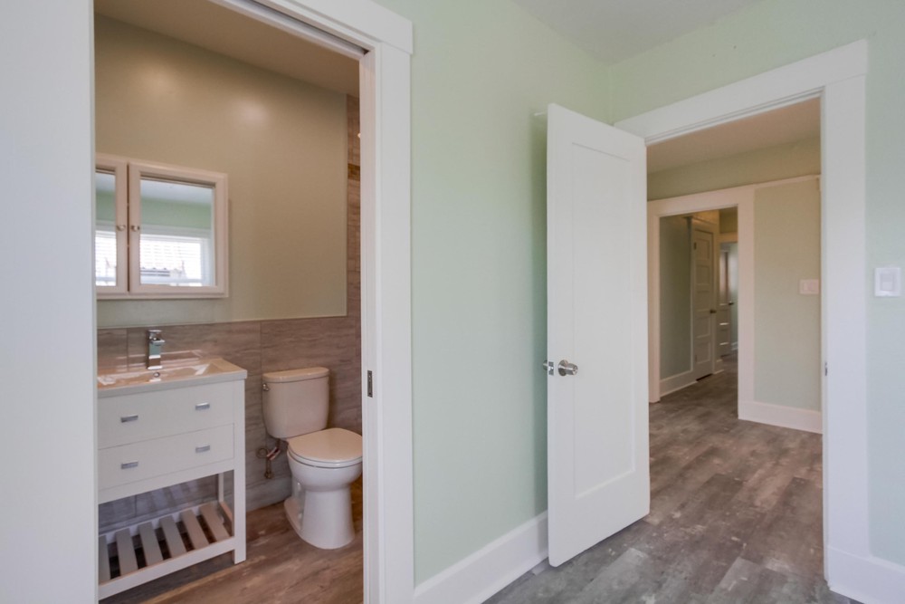 Virtual tour photo 23 of 38 for 2944 Kalmia St