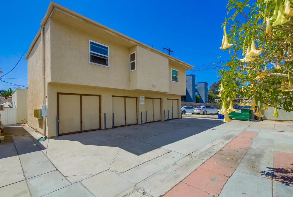 Virtual tour photo 36 of 38 for 2944 Kalmia St
