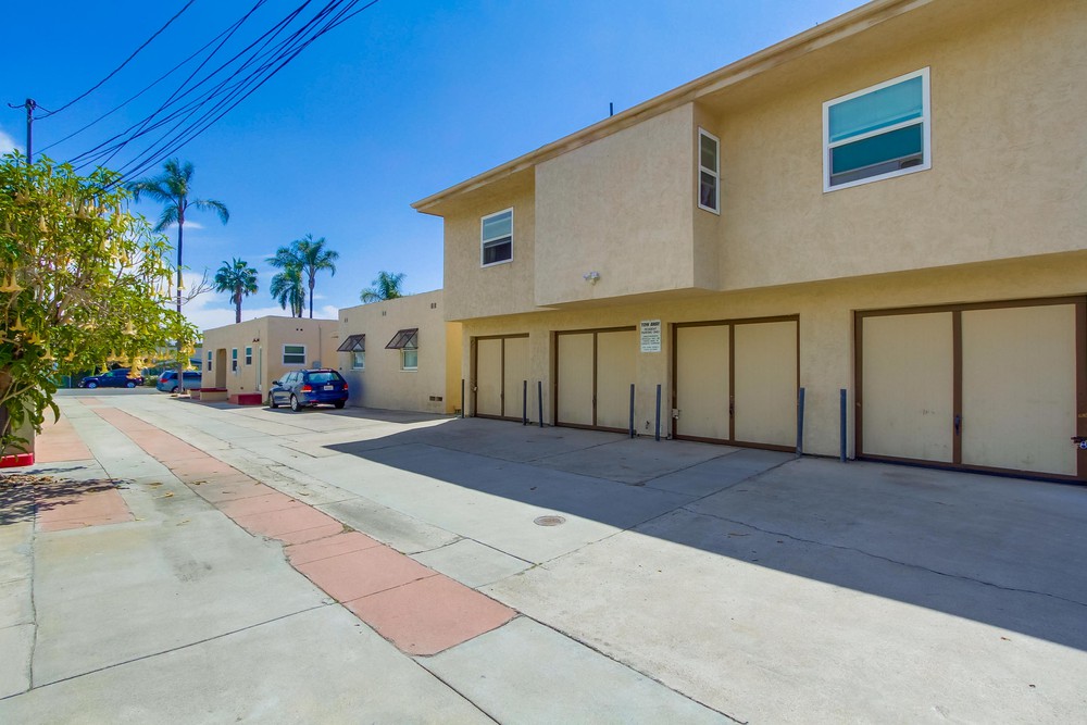 Virtual tour photo 38 of 38 for 2944 Kalmia St