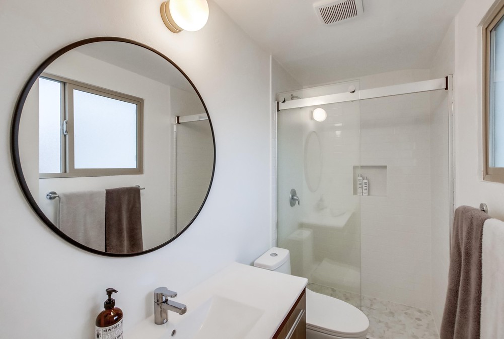 Virtual tour photo 34 of 66 for 2944 Mobley St