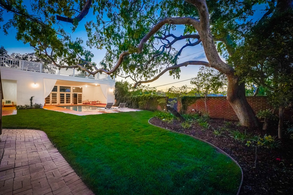 Virtual tour photo 16 of 129 for 2954 Chatsworth Blvd