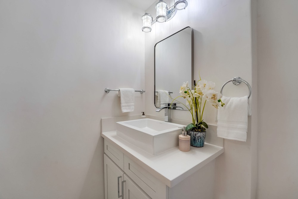 Virtual tour photo 57 of 129 for 2954 Chatsworth Blvd