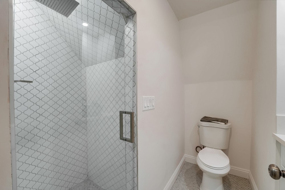 Virtual tour photo 83 of 129 for 2954 Chatsworth Blvd