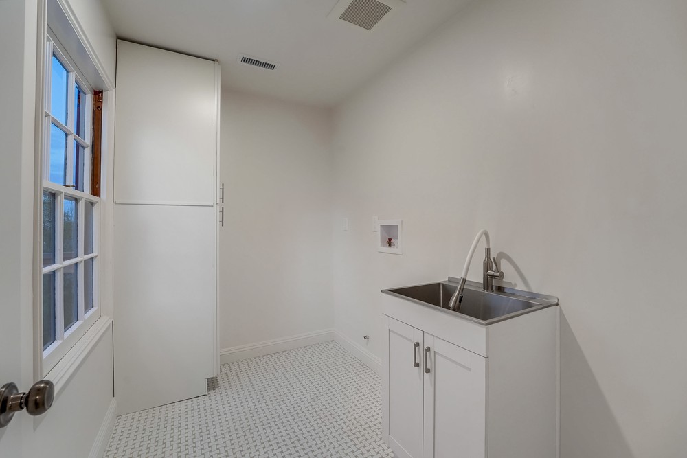 Virtual tour photo 86 of 129 for 2954 Chatsworth Blvd