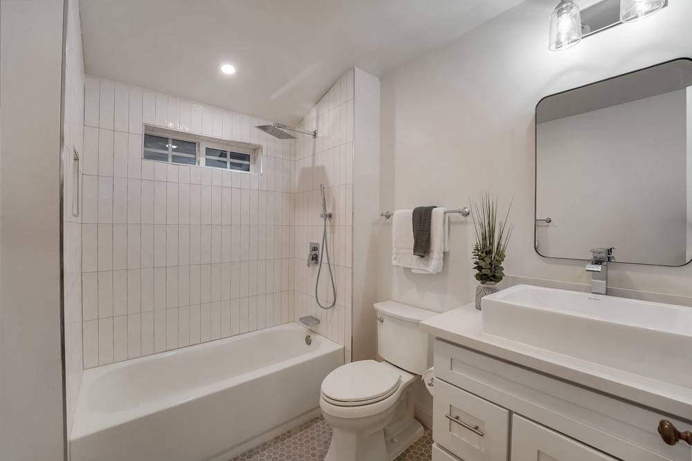 Virtual tour photo 101 of 129 for 2954 Chatsworth Blvd