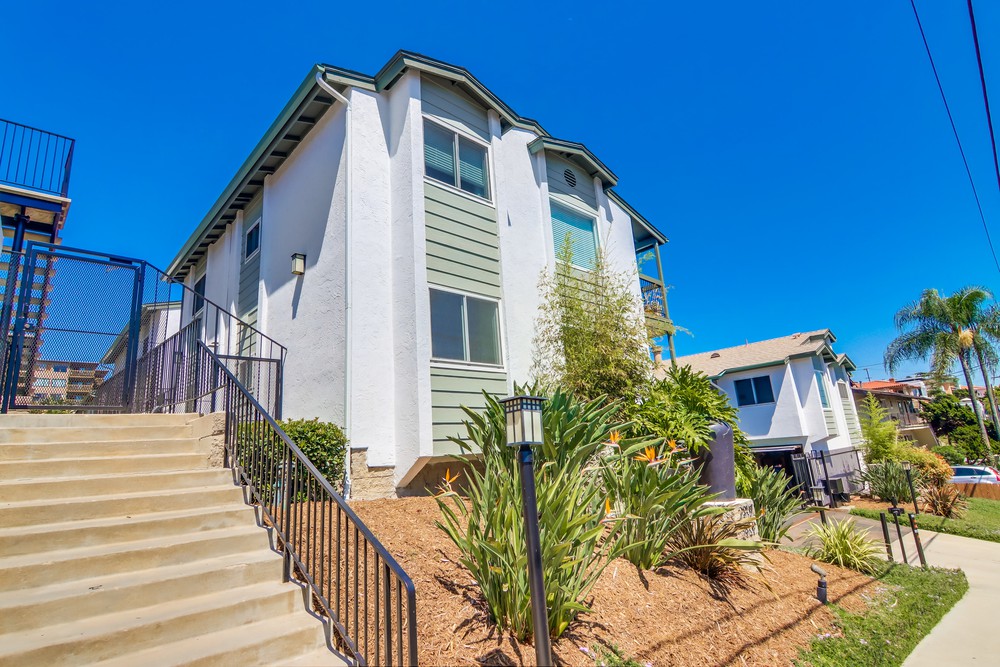 Virtual tour photo 5 of 43 for 2957 Columbia St APT 10