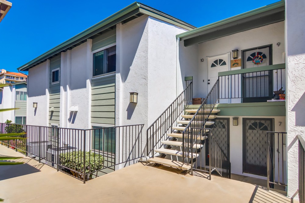 Virtual tour photo 6 of 43 for 2957 Columbia St APT 10