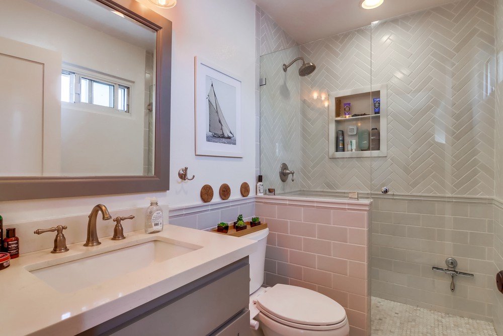 Virtual tour photo 30 of 43 for 2957 Columbia St APT 10