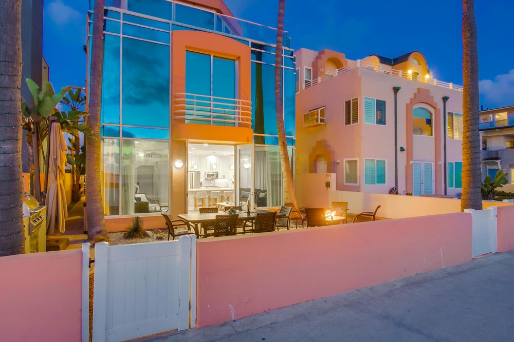 Virtual tour photo 3 of 69 for 2959 Ocean Front Walk