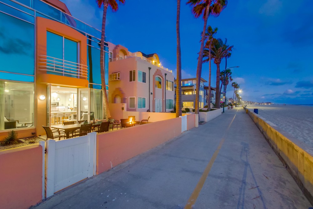 Virtual tour photo 4 of 69 for 2959 Ocean Front Walk