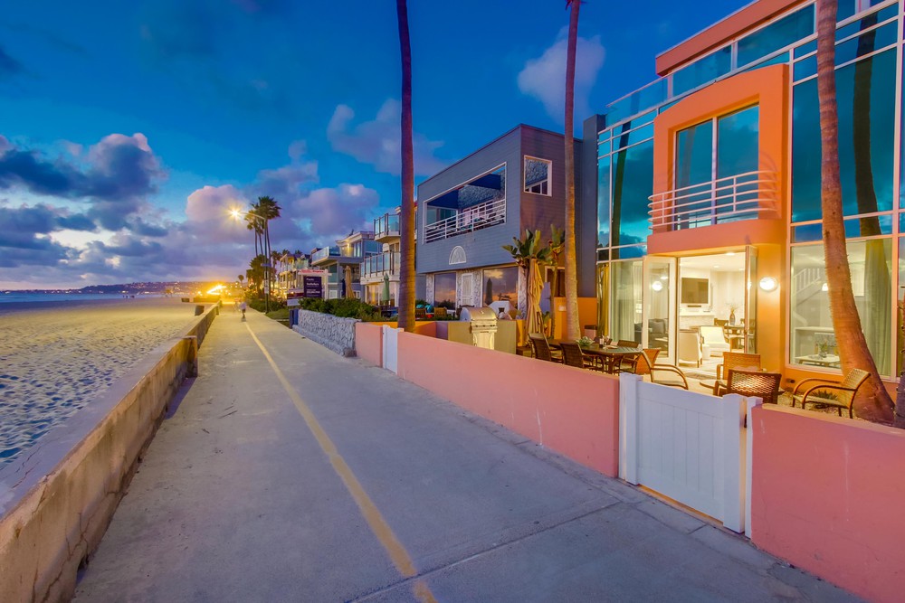 Virtual tour photo 6 of 69 for 2959 Ocean Front Walk