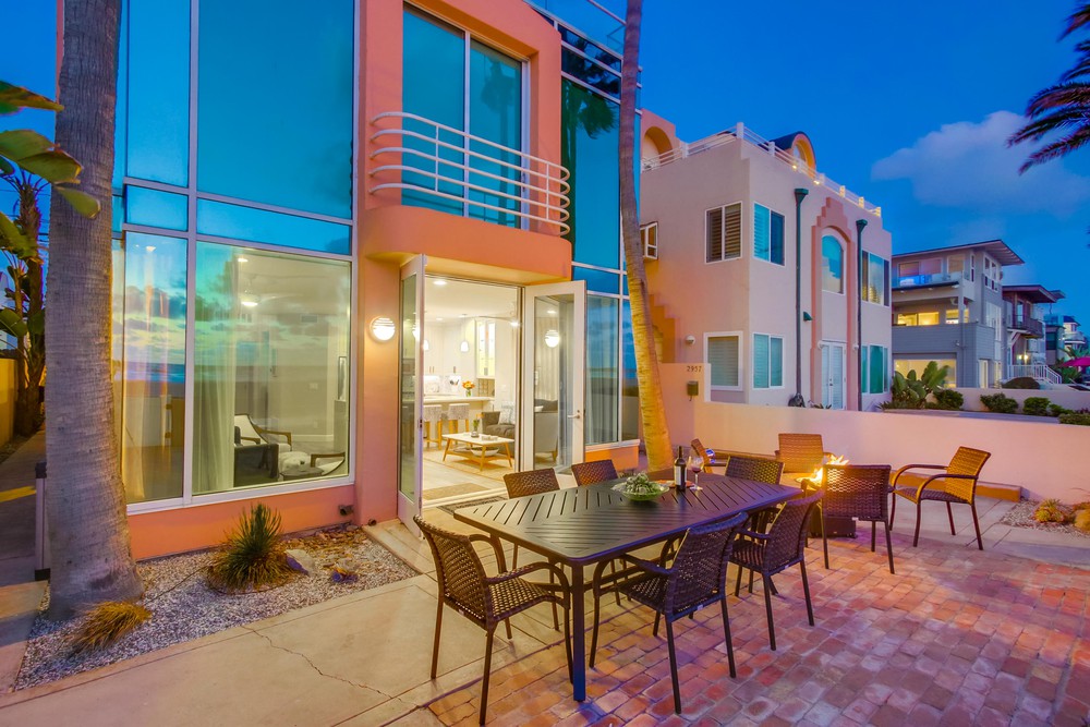 Virtual tour photo 7 of 69 for 2959 Ocean Front Walk