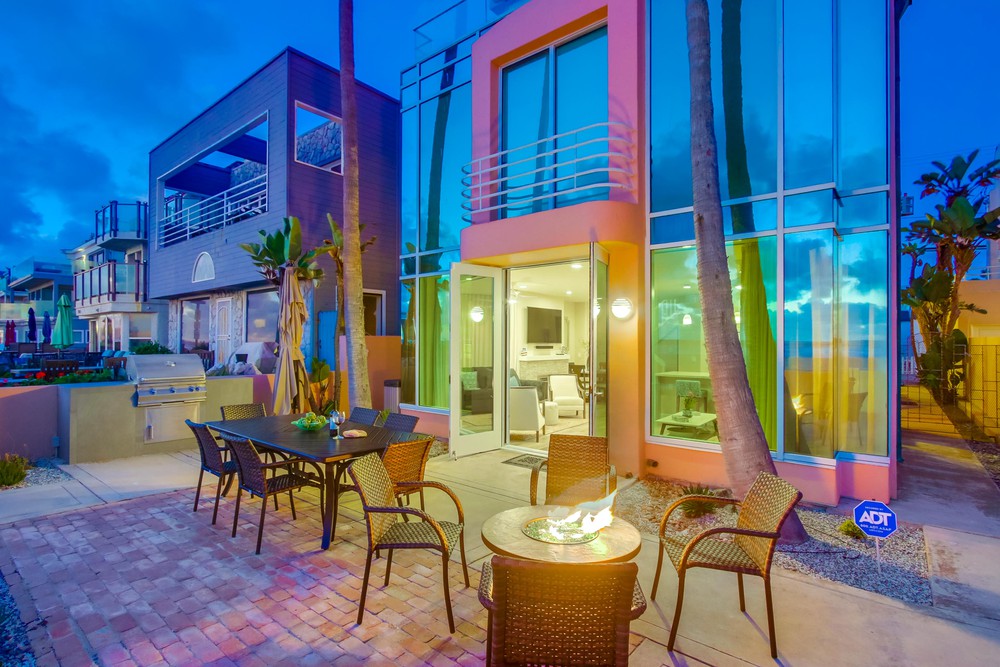 Virtual tour photo 11 of 69 for 2959 Ocean Front Walk