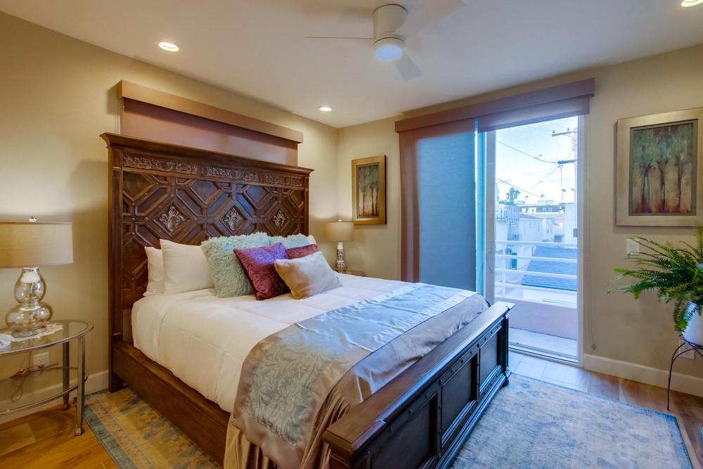 Virtual tour photo 31 of 69 for 2959 Ocean Front Walk