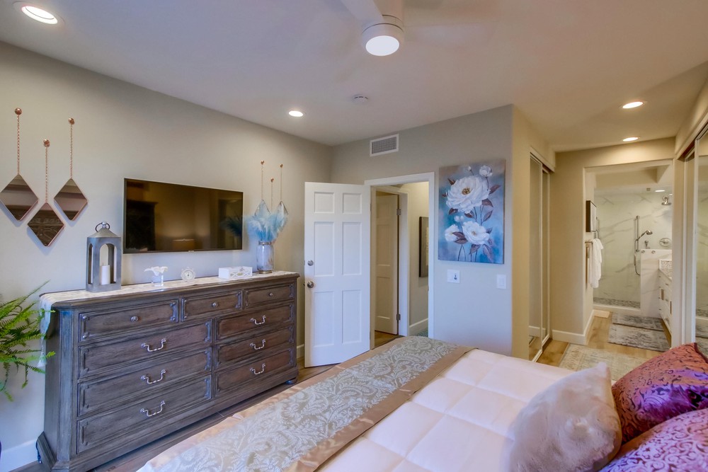 Virtual tour photo 35 of 69 for 2959 Ocean Front Walk