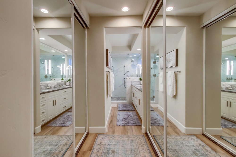 Virtual tour photo 36 of 69 for 2959 Ocean Front Walk