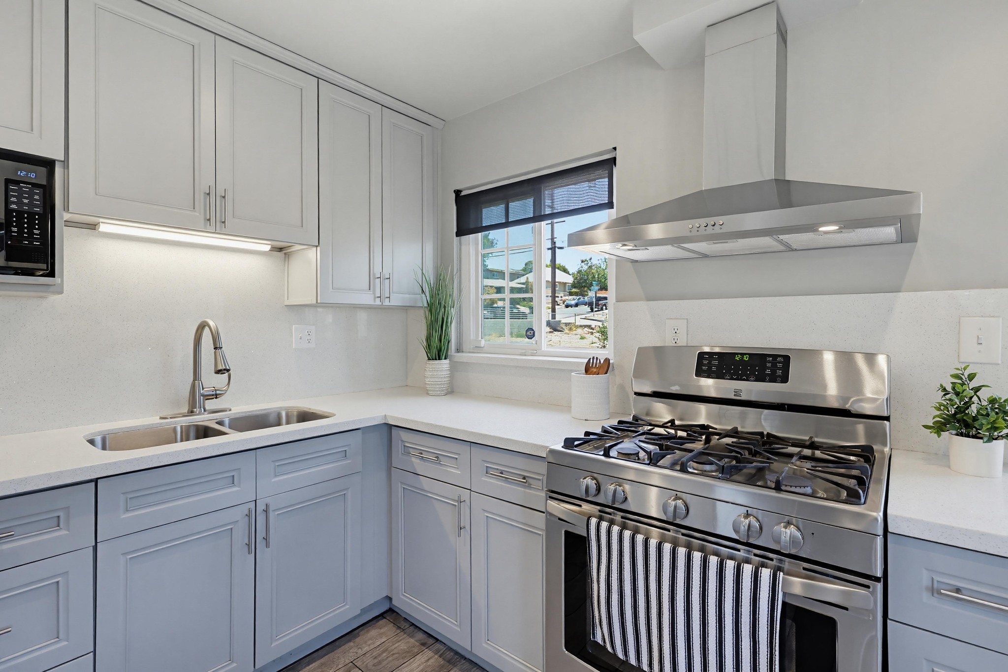 Virtual tour photo 16 of 47 for 2963 38th St