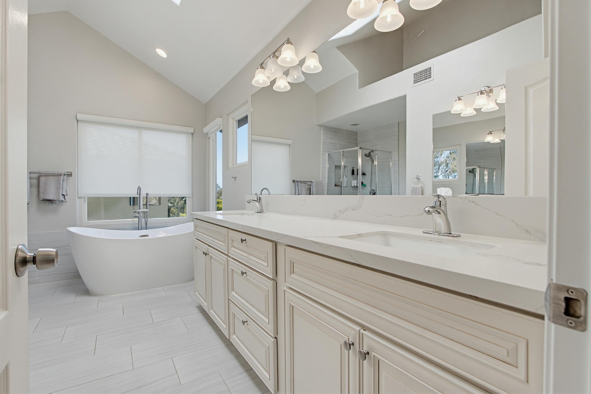 Virtual tour photo 27 of 74 for 2964 Wintergreen Dr