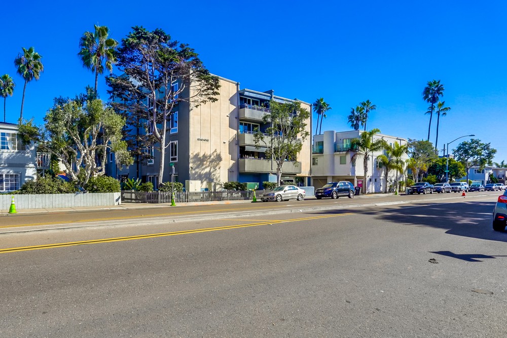 Virtual tour photo 1 of 37 for 2965 Mission Blvd #3D