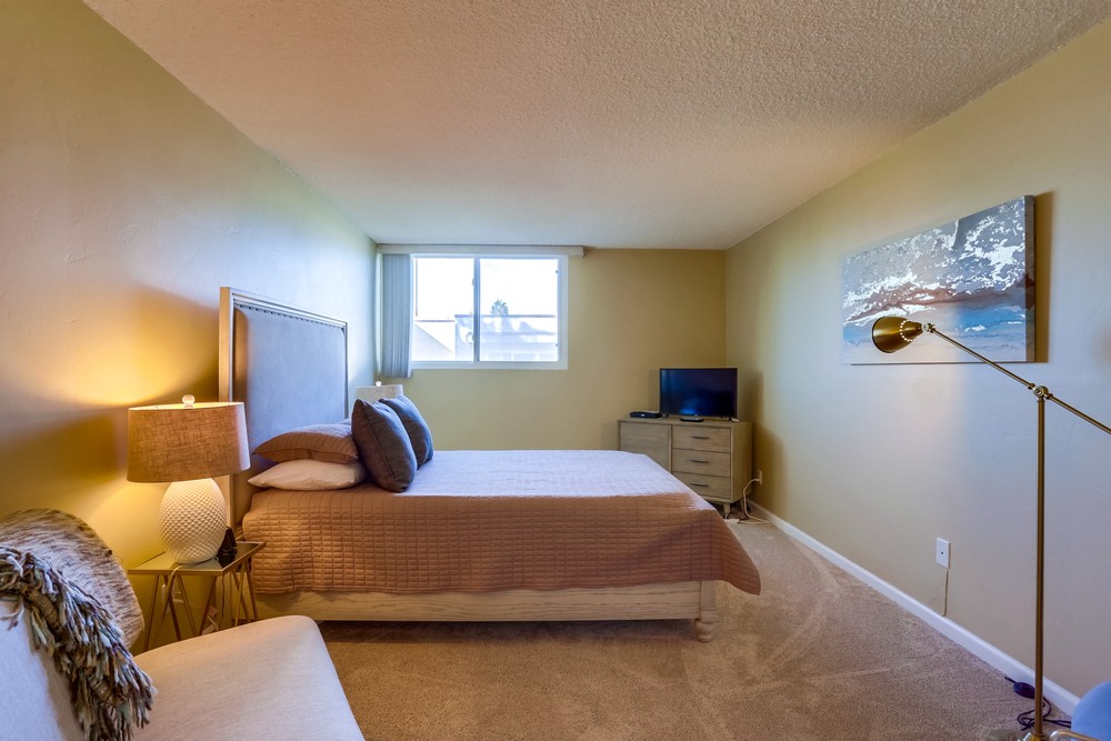 Virtual tour photo 33 of 37 for 2965 Mission Blvd #3D