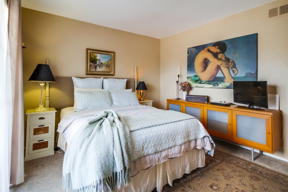 Virtual tour photo 28 of 36 for 2967 B St #10