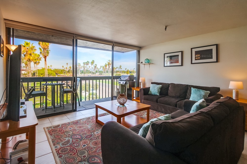 Virtual tour photo 4 of 39 for 2990 Mission Blvd #301