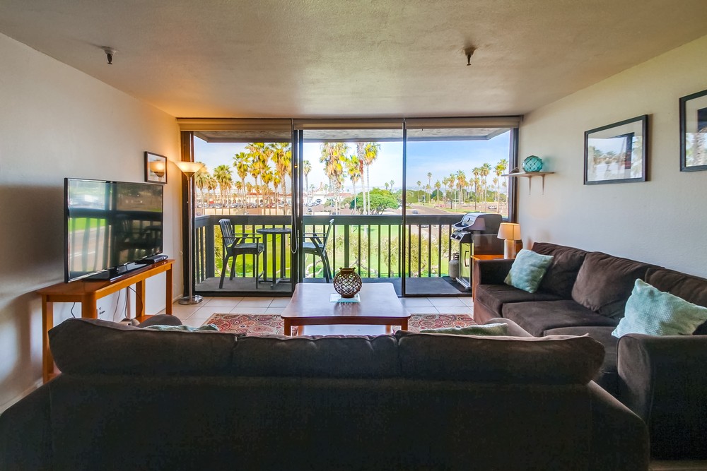Virtual tour photo 5 of 39 for 2990 Mission Blvd #301
