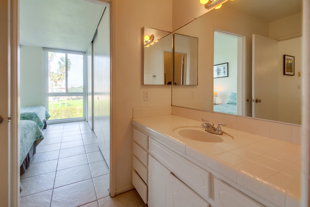 Virtual tour photo 34 of 39 for 2990 Mission Blvd #301