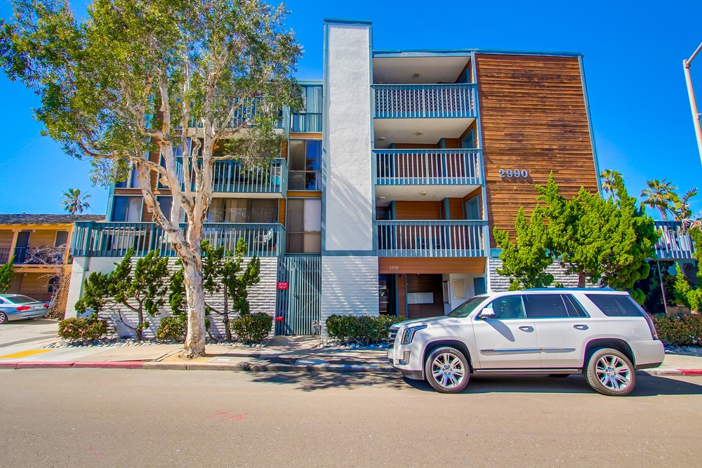 Virtual tour photo 4 of 56 for 2990 Mission Blvd #301