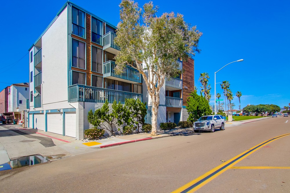 Virtual tour photo 5 of 56 for 2990 Mission Blvd #301