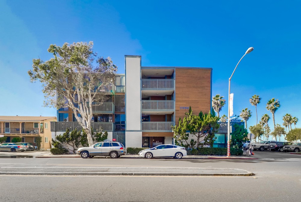 Virtual tour photo 1 of 43 for 2990 Mission Blvd UNIT 302