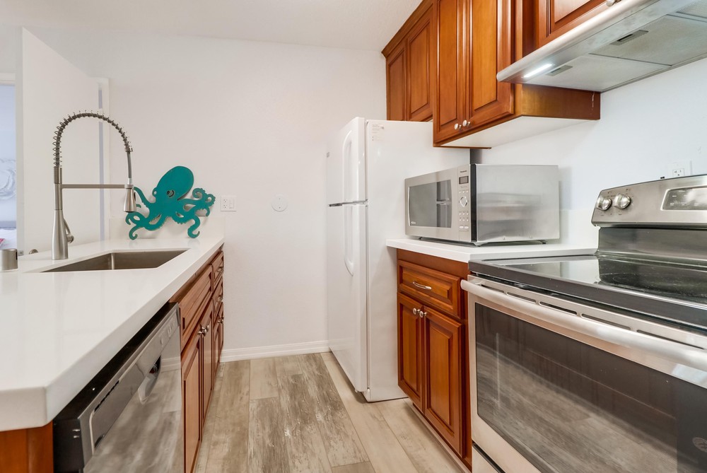 Virtual tour photo 16 of 43 for 2990 Mission Blvd UNIT 302