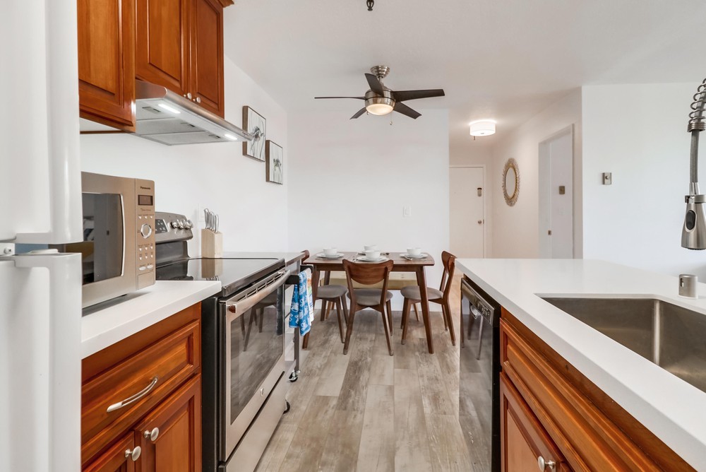 Virtual tour photo 18 of 43 for 2990 Mission Blvd UNIT 302