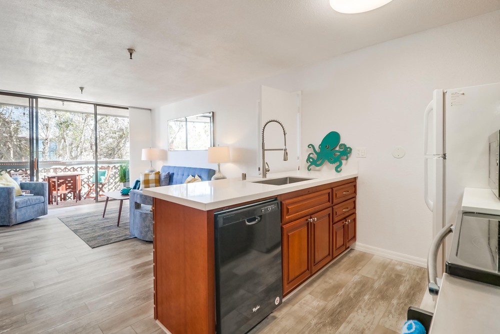 Virtual tour photo 20 of 43 for 2990 Mission Blvd UNIT 302
